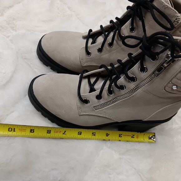 Chunky Healed Studded Cream Boots Size 6.5 - Picture 14 of 16